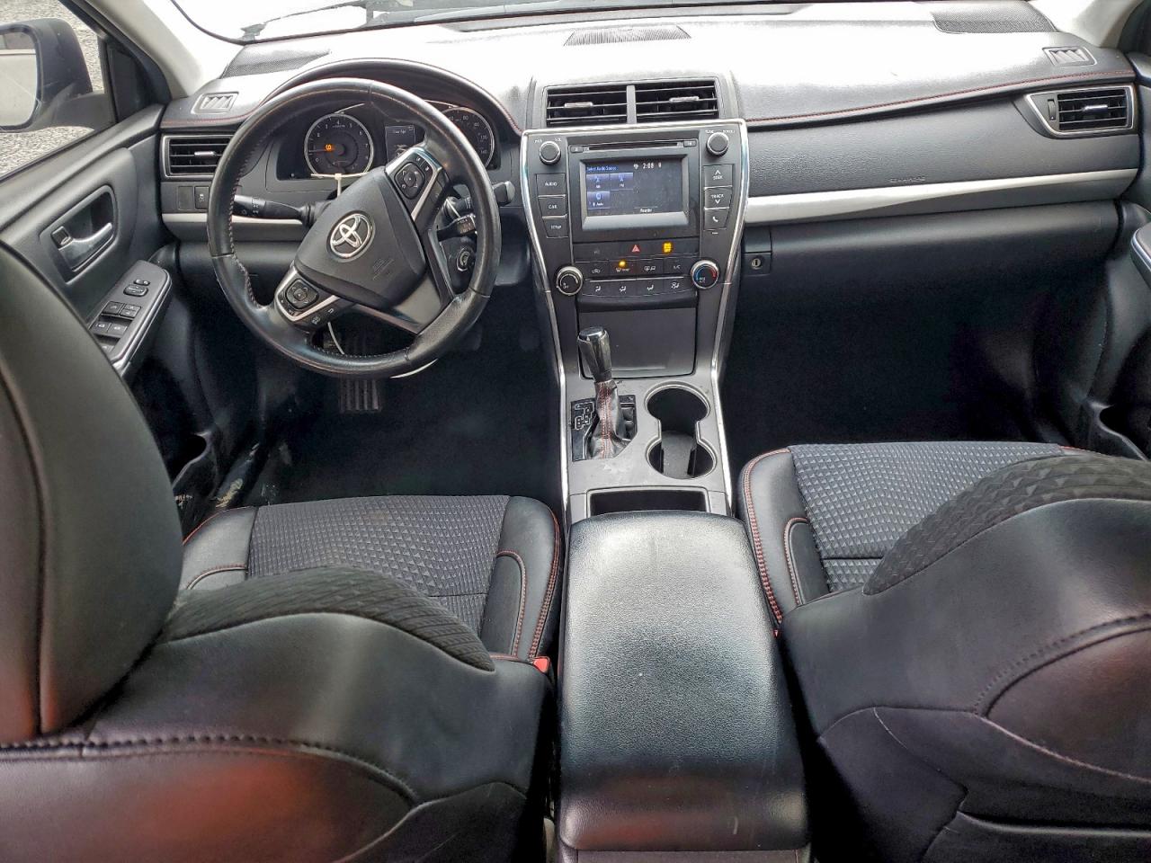 2015 TOYOTA CAMRY LE photo 8