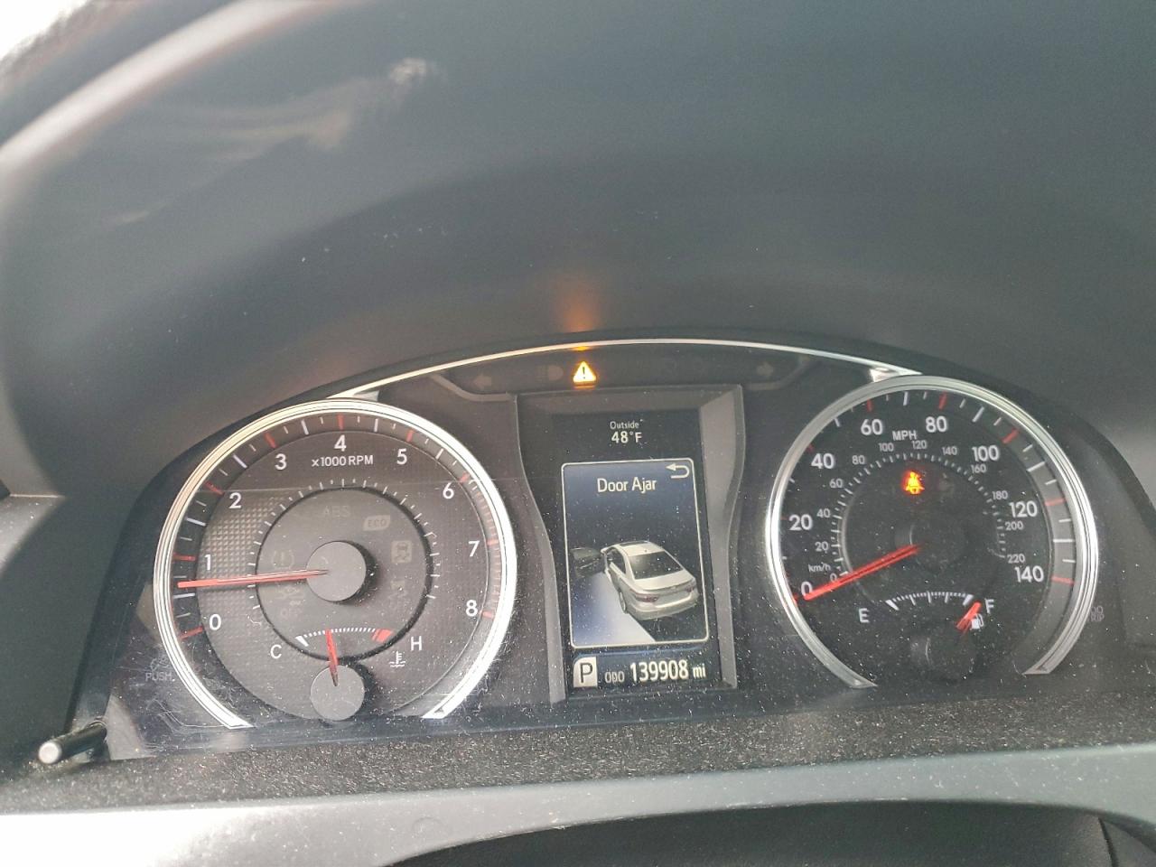 2015 TOYOTA CAMRY LE photo 9