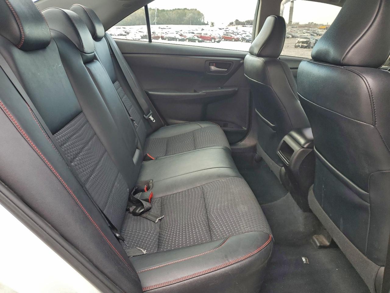2015 TOYOTA CAMRY LE photo 10