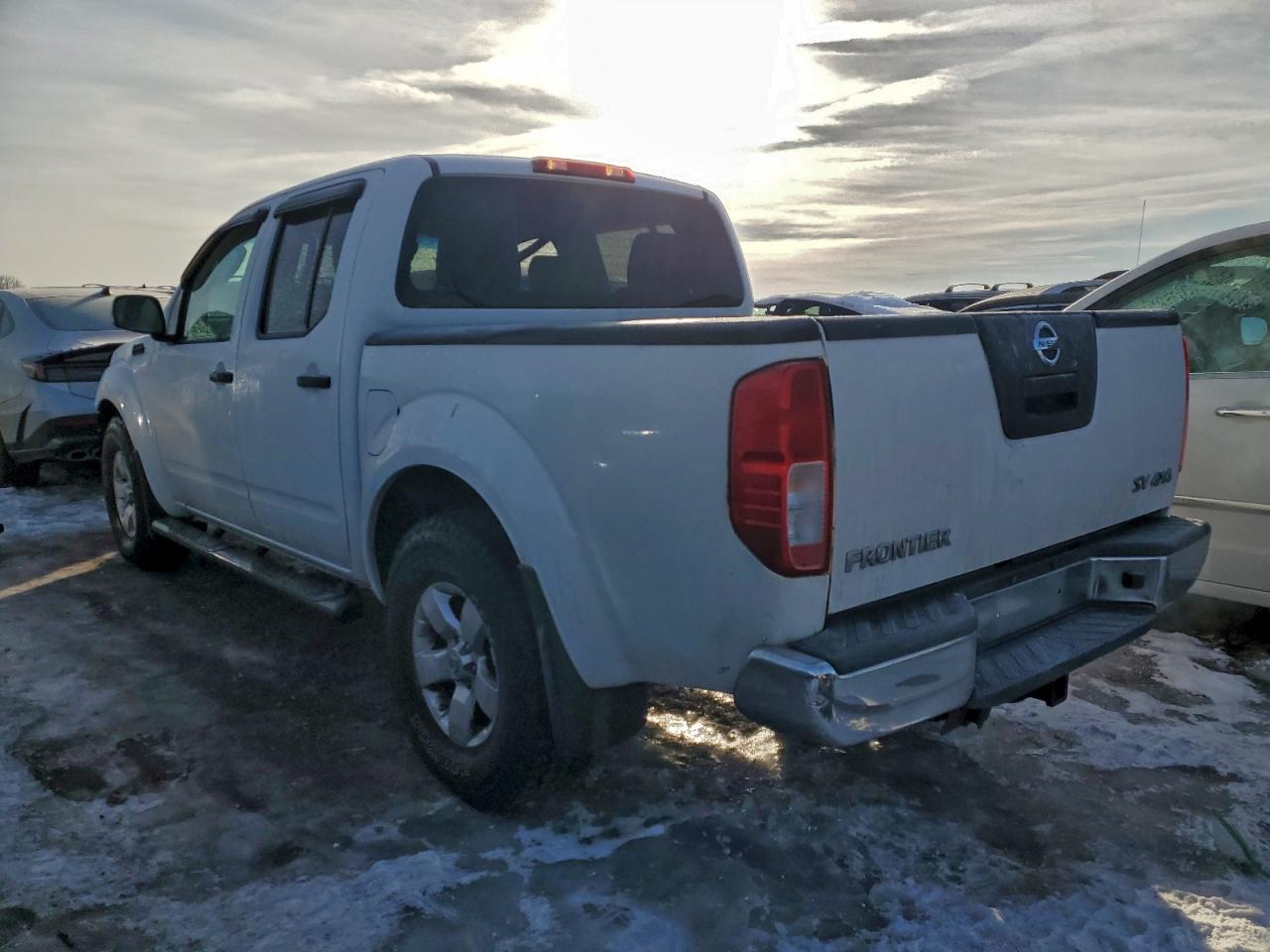2011 NISSAN FRONTIER S photo 2
