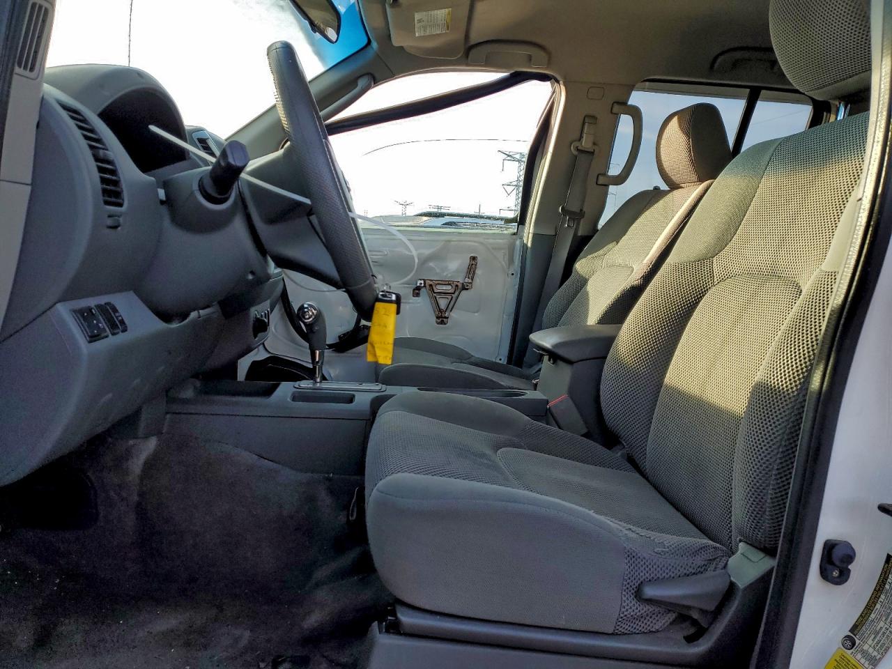 2011 NISSAN FRONTIER S photo 7