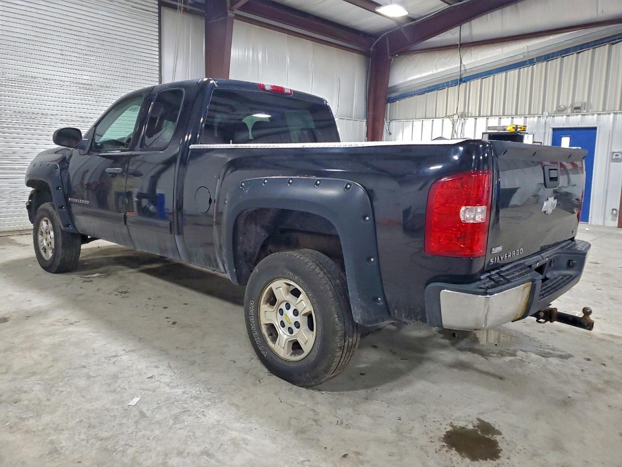 2009 CHEVROLET SILVERADO K1500 LT photo 2