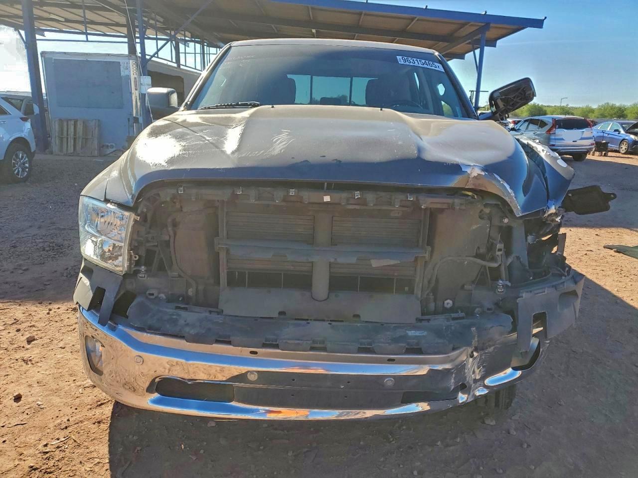 2014 RAM 1500 SLT photo 5