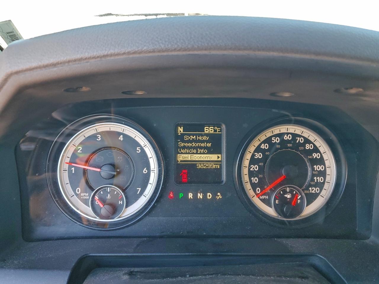 2014 RAM 1500 SLT photo 9