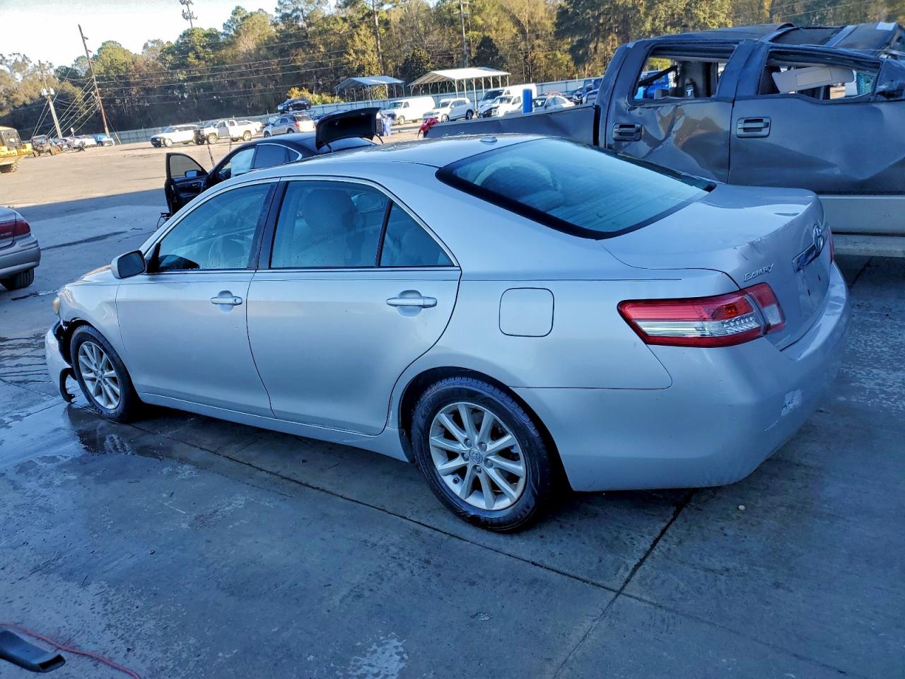 2010 TOYOTA CAMRY BASE photo 2