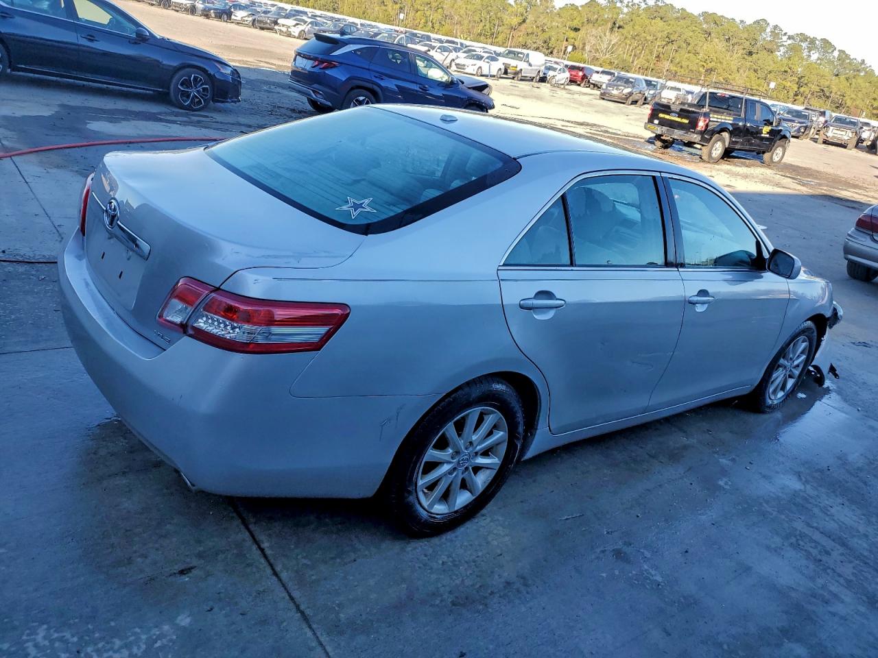 2010 TOYOTA CAMRY BASE photo 3