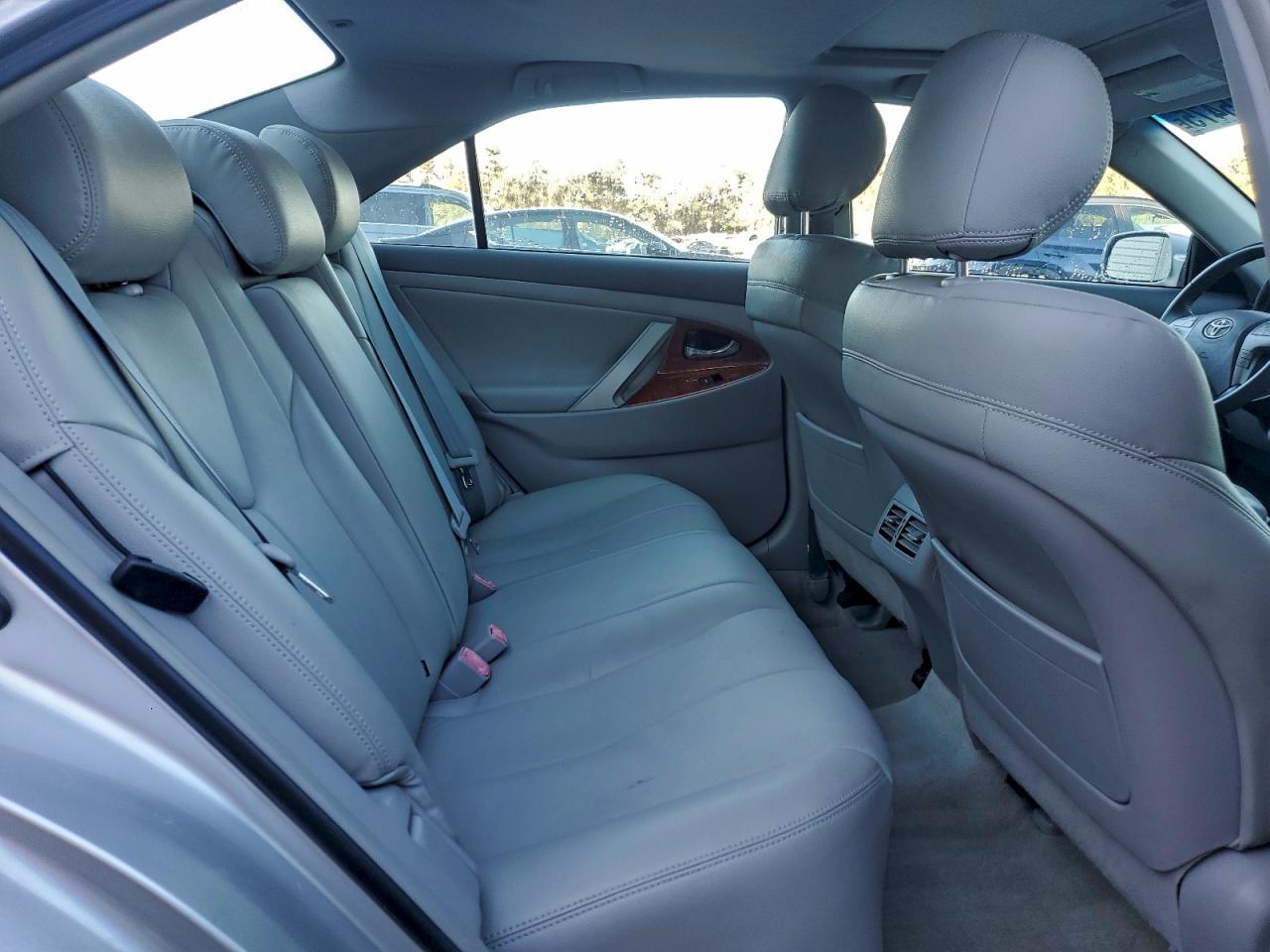 2010 TOYOTA CAMRY BASE photo 10