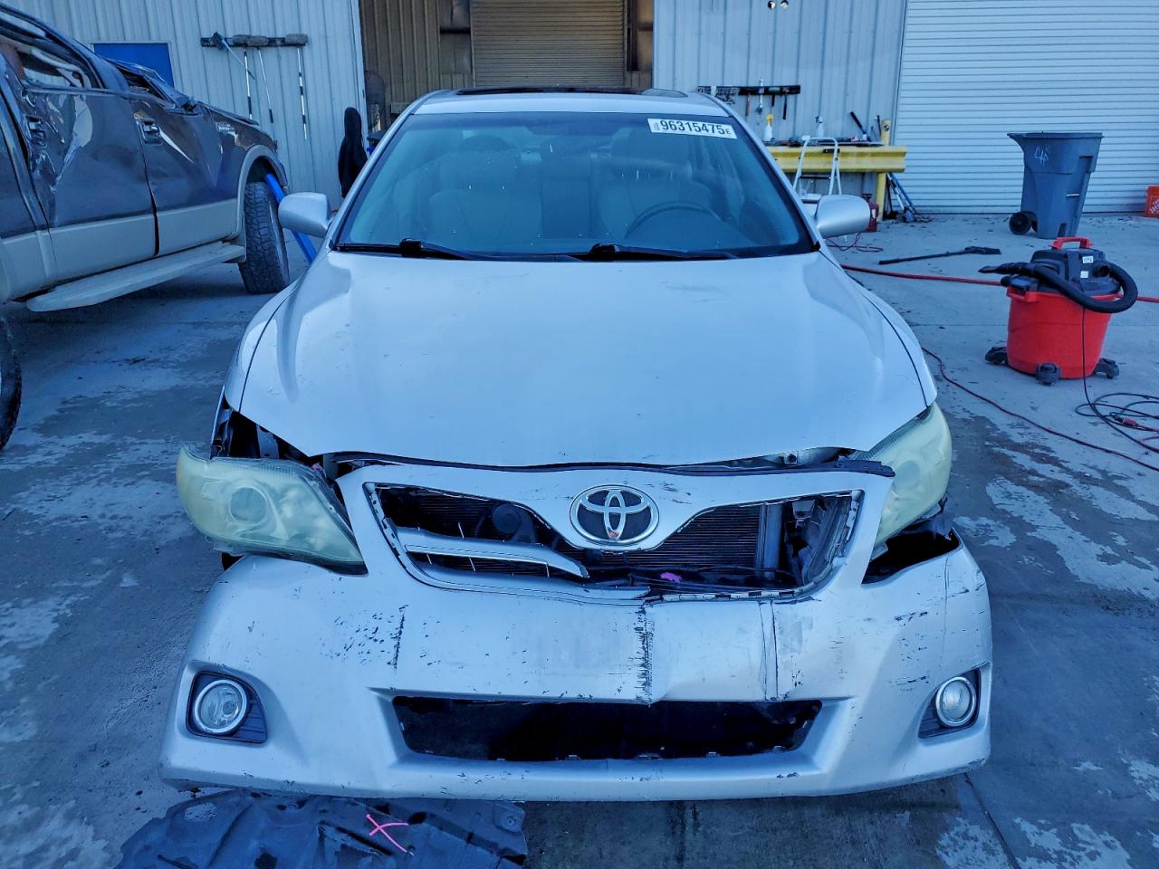 2010 TOYOTA CAMRY BASE photo 5