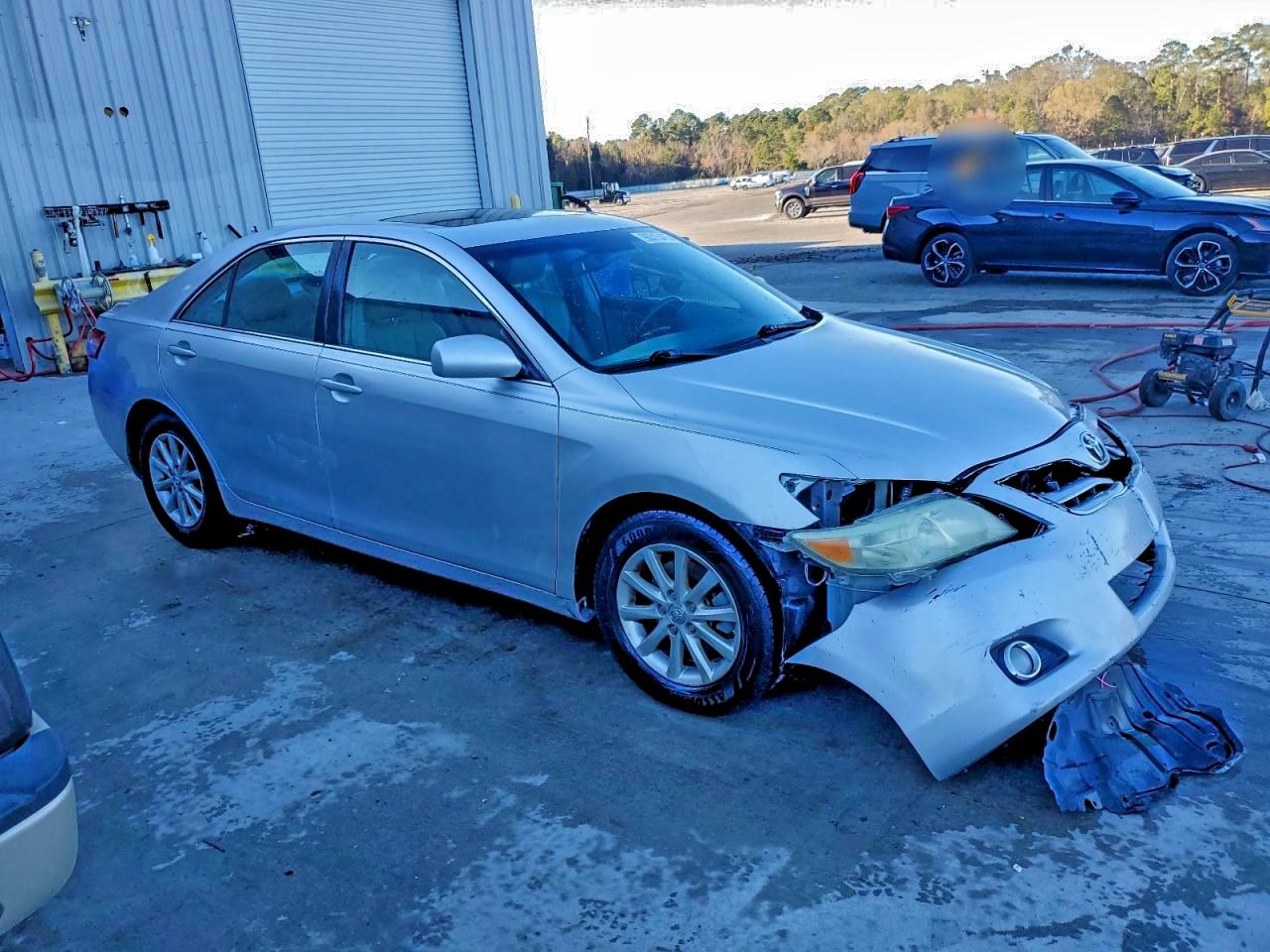 2010 TOYOTA CAMRY BASE photo 4