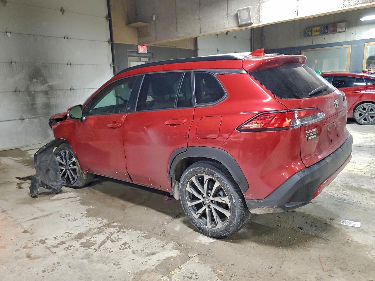 2023 TOYOTA COROLLA CROSS XLE photo 2