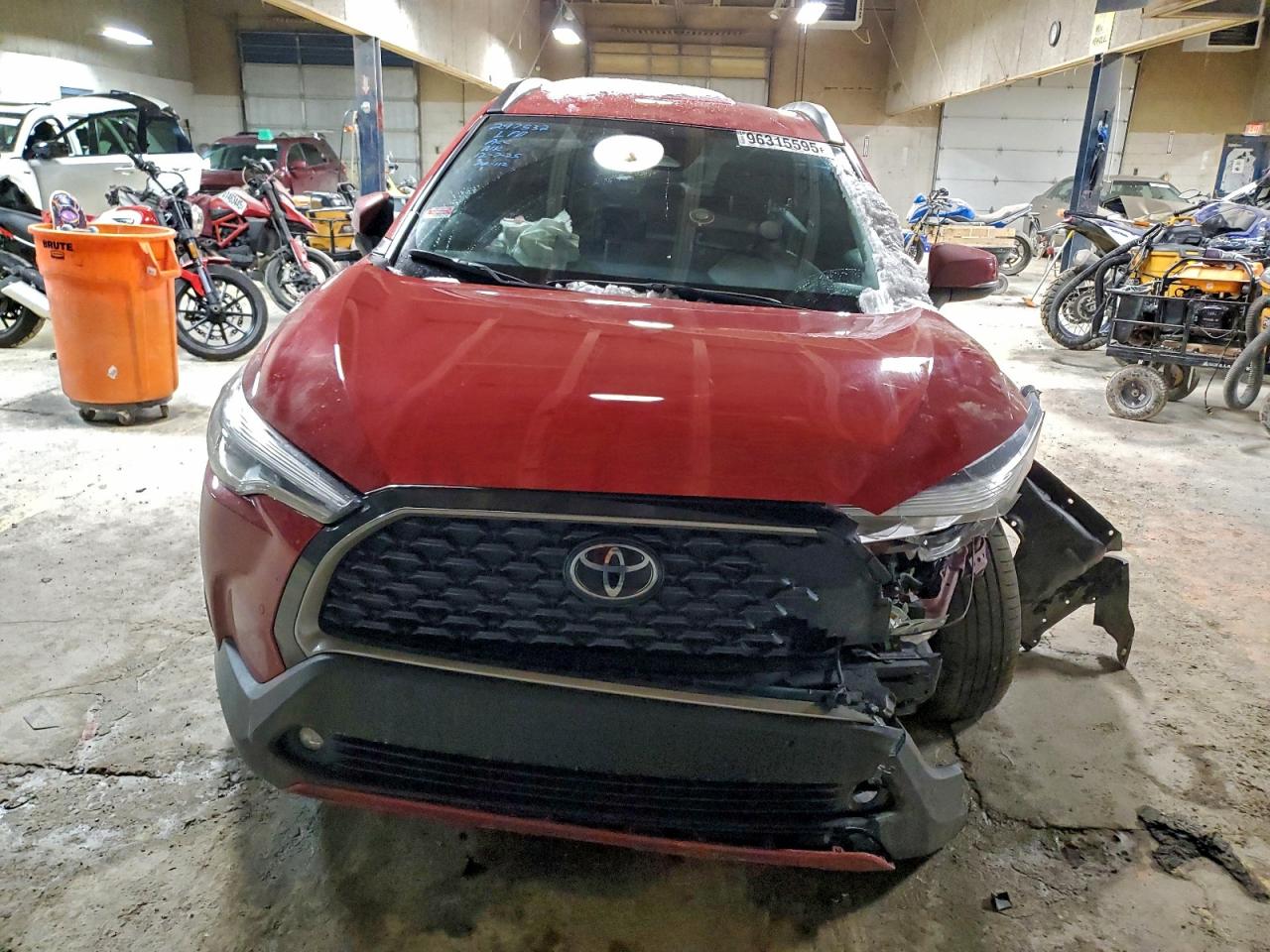 2023 TOYOTA COROLLA CROSS XLE photo 5