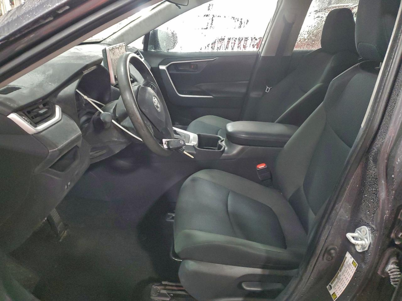 2024 TOYOTA RAV4 LE photo 7