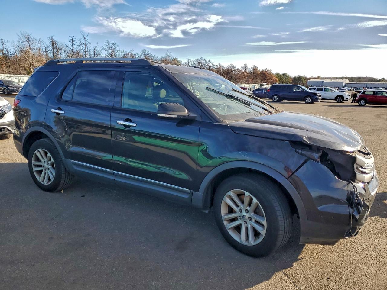 2014 FORD EXPLORER XLT photo 4