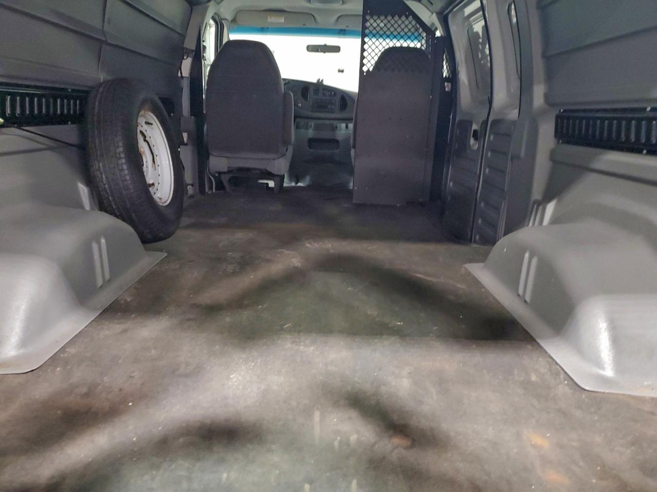 2006 FORD E250 DELIVERY VAN photo 10