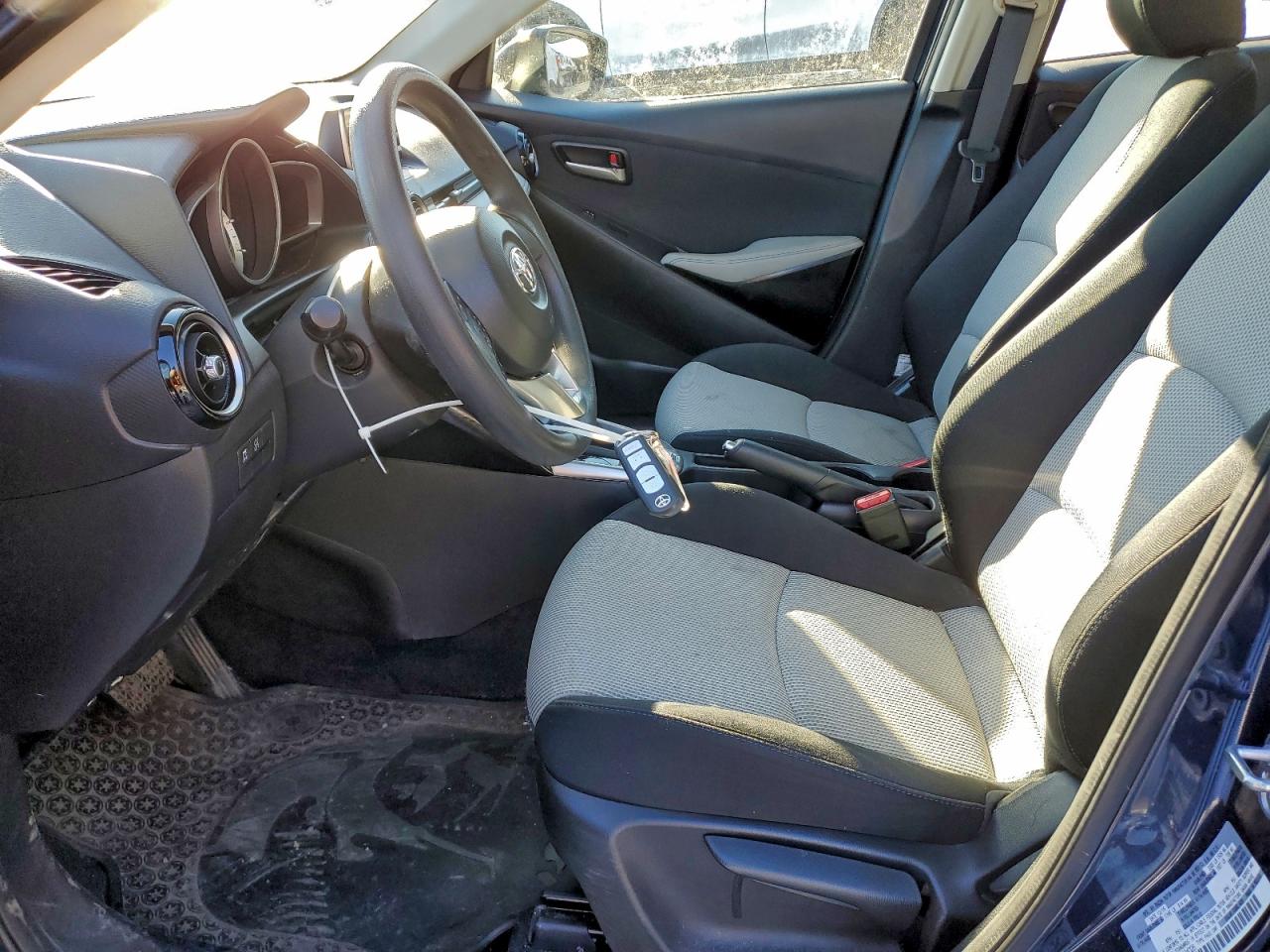 2016 TOYOTA YARIS photo 7