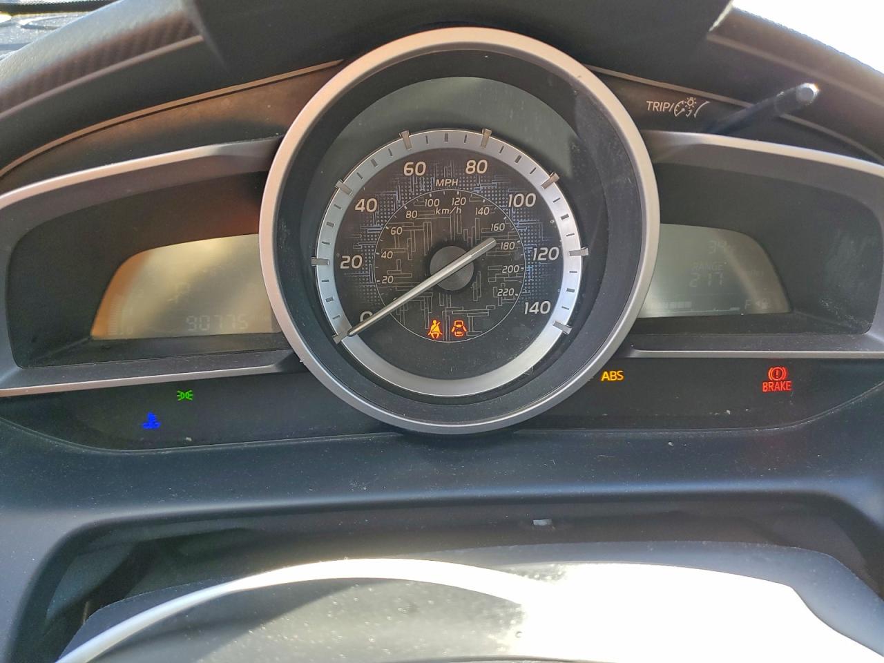 2016 TOYOTA YARIS photo 9