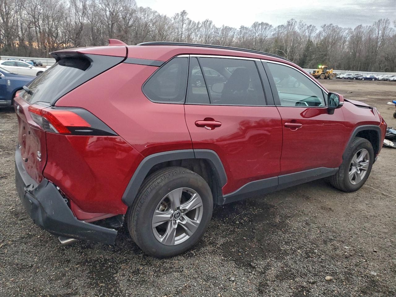 2025 TOYOTA RAV4 XLE photo 7