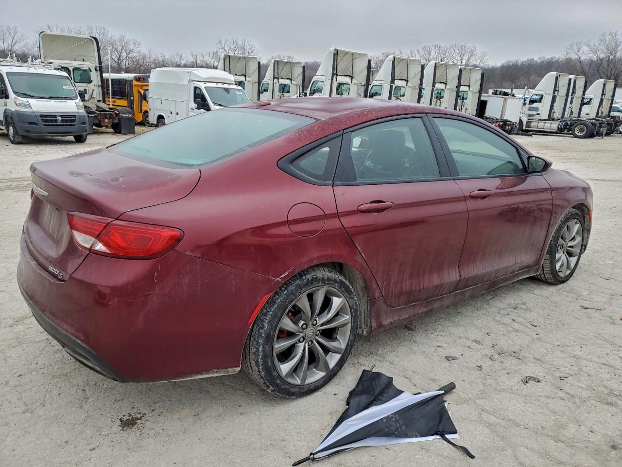 2015 CHRYSLER 200 S photo 3