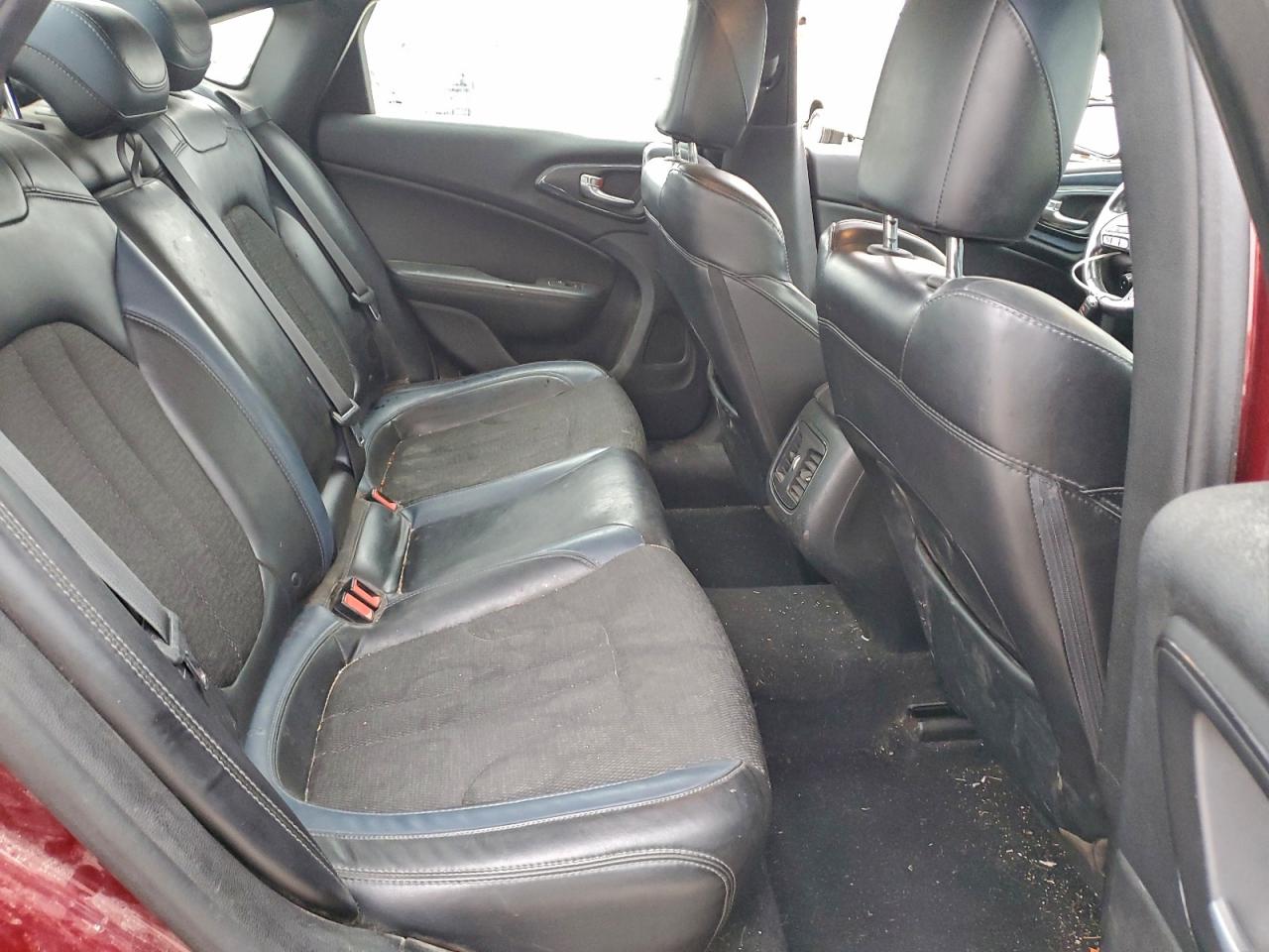 2015 CHRYSLER 200 S photo 10