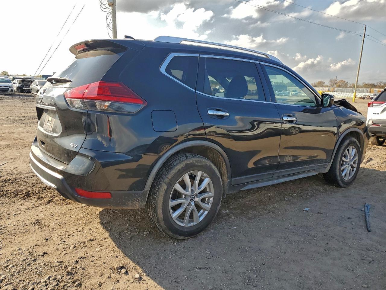 2017 NISSAN ROGUE S photo 5