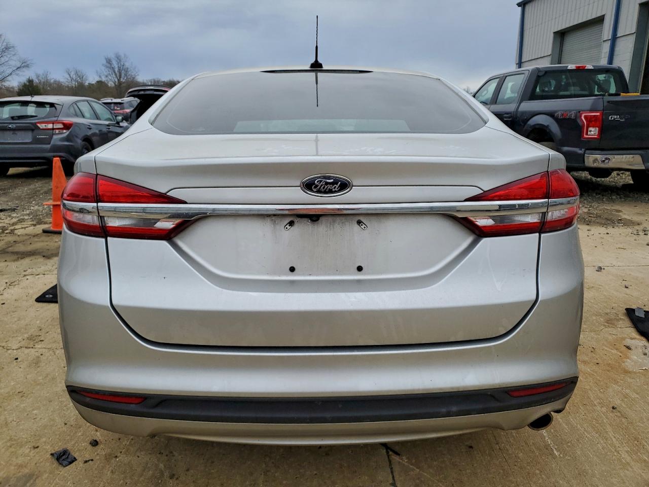 2017 FORD FUSION SE photo 16