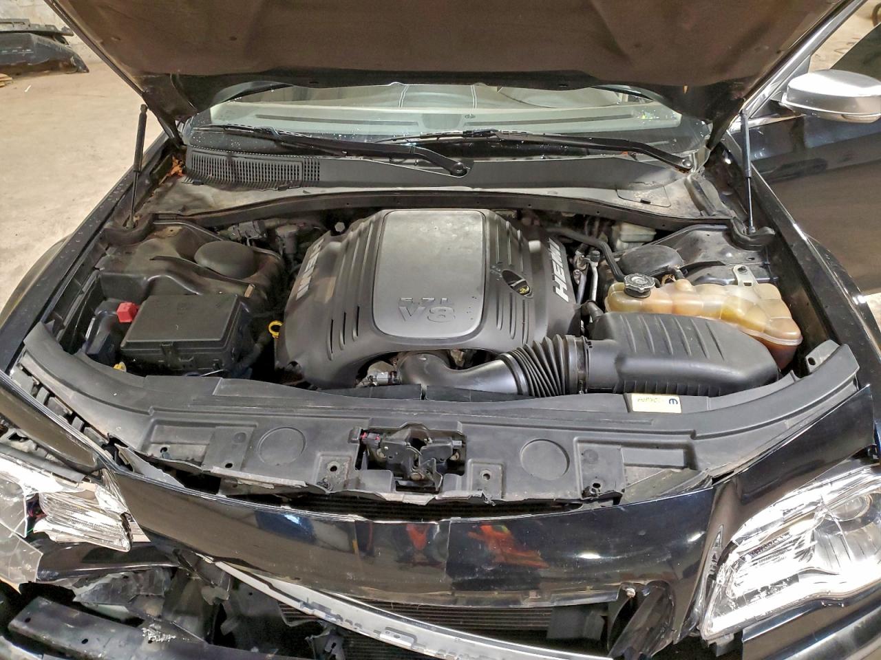 2013 CHRYSLER 300C LUXURY photo 11
