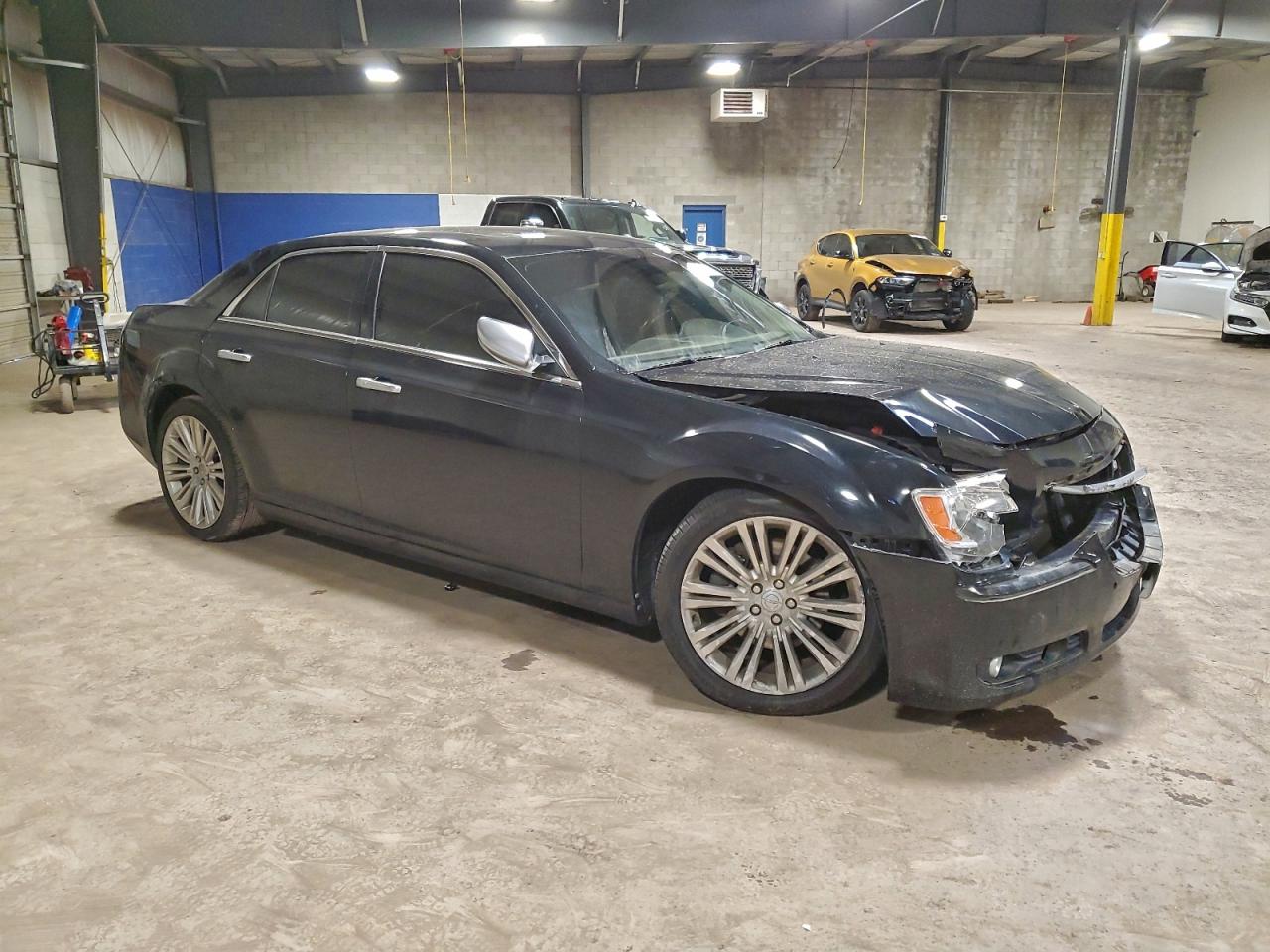 2013 CHRYSLER 300C LUXURY photo 4