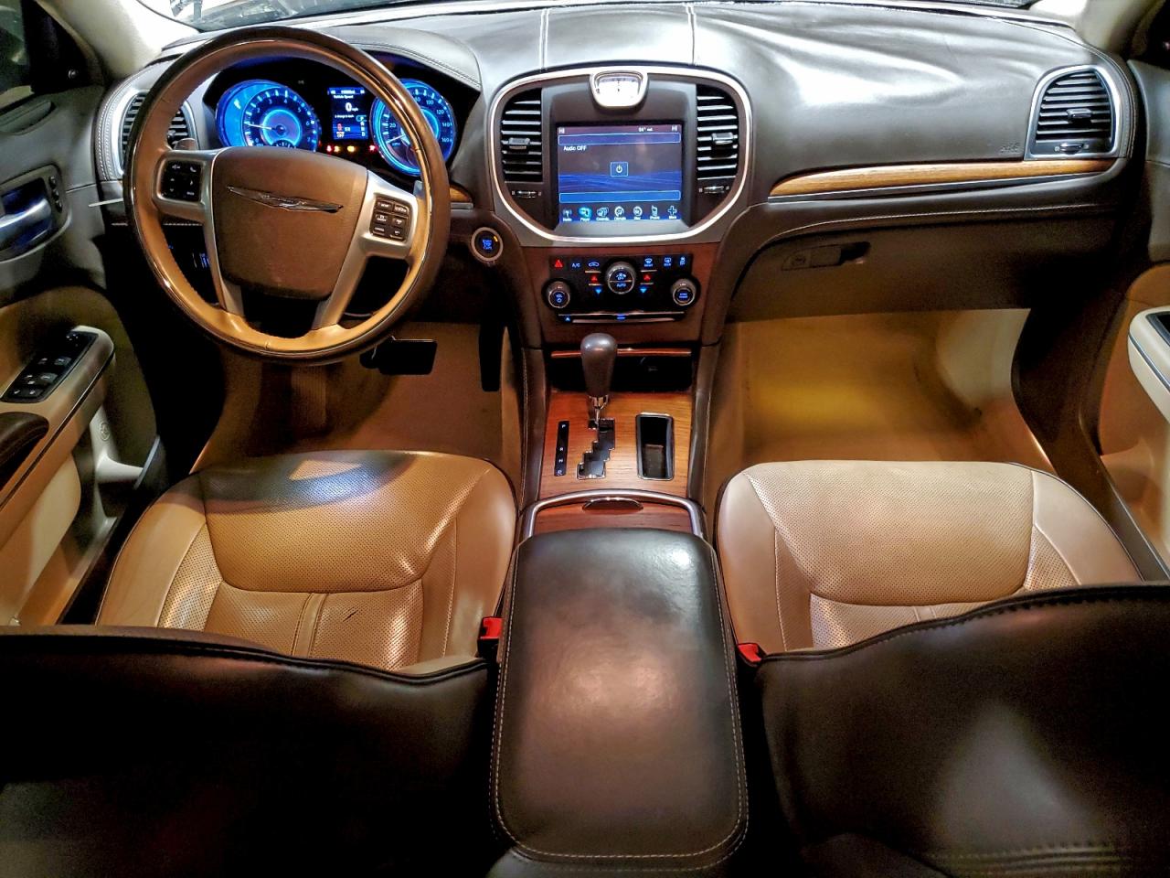 2013 CHRYSLER 300C LUXURY photo 8
