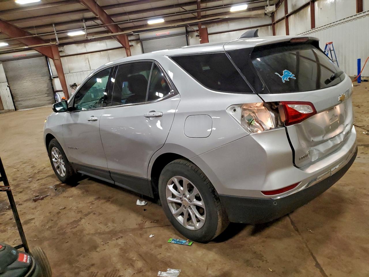 2019 CHEVROLET EQUINOX LT photo 2