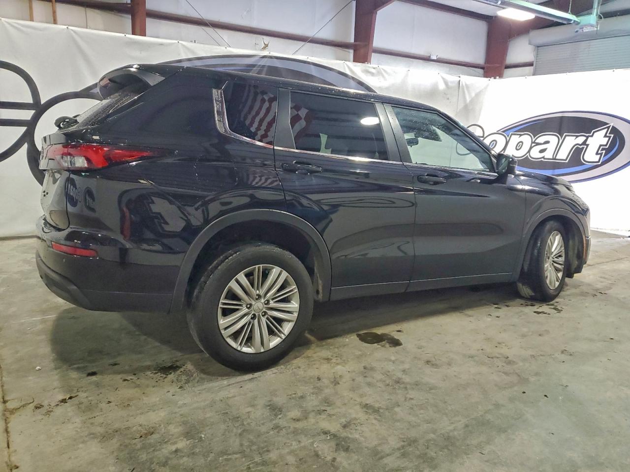 2024 MITSUBISHI OUTLANDER ES photo 3