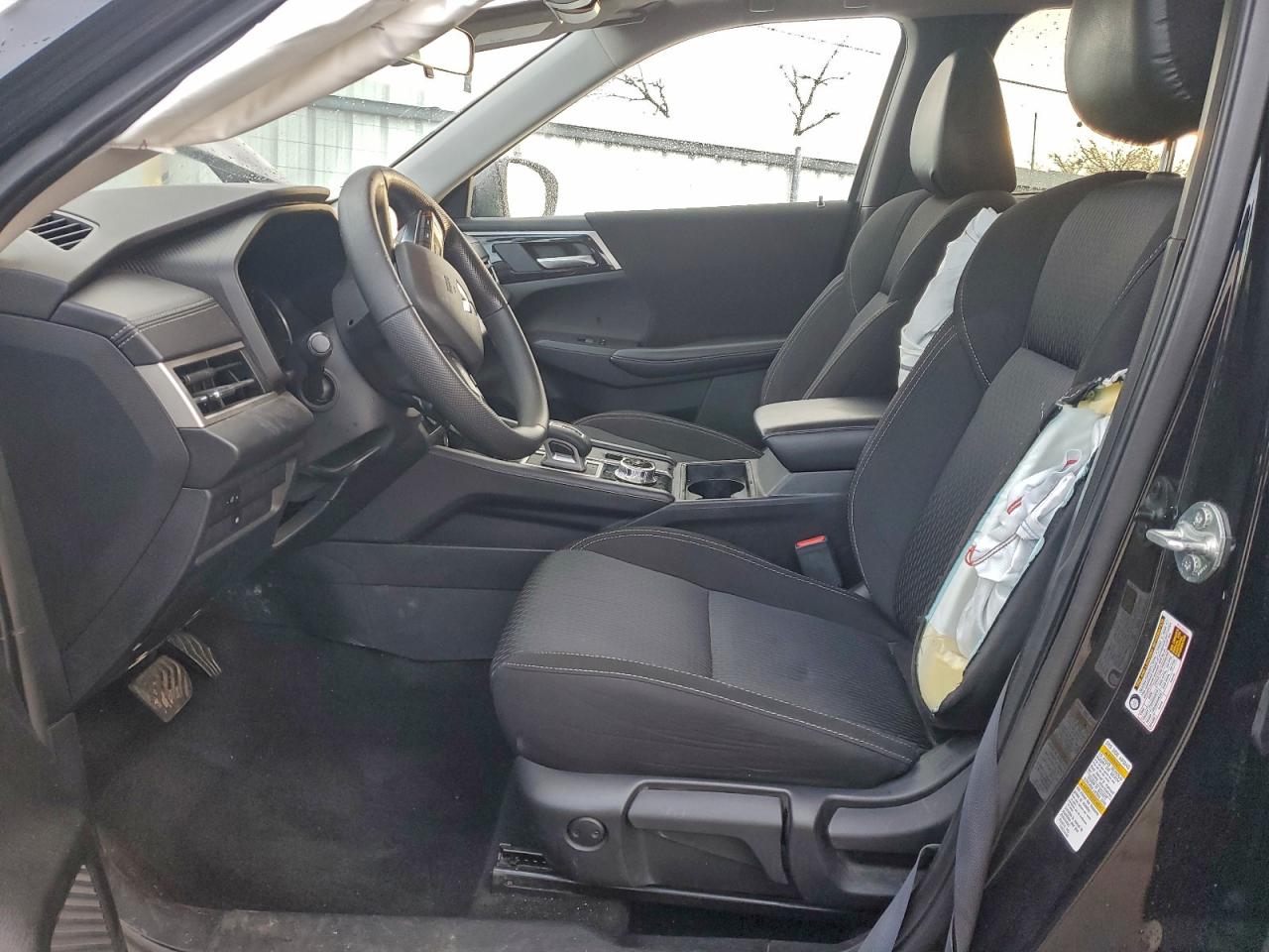 2024 MITSUBISHI OUTLANDER ES photo 7