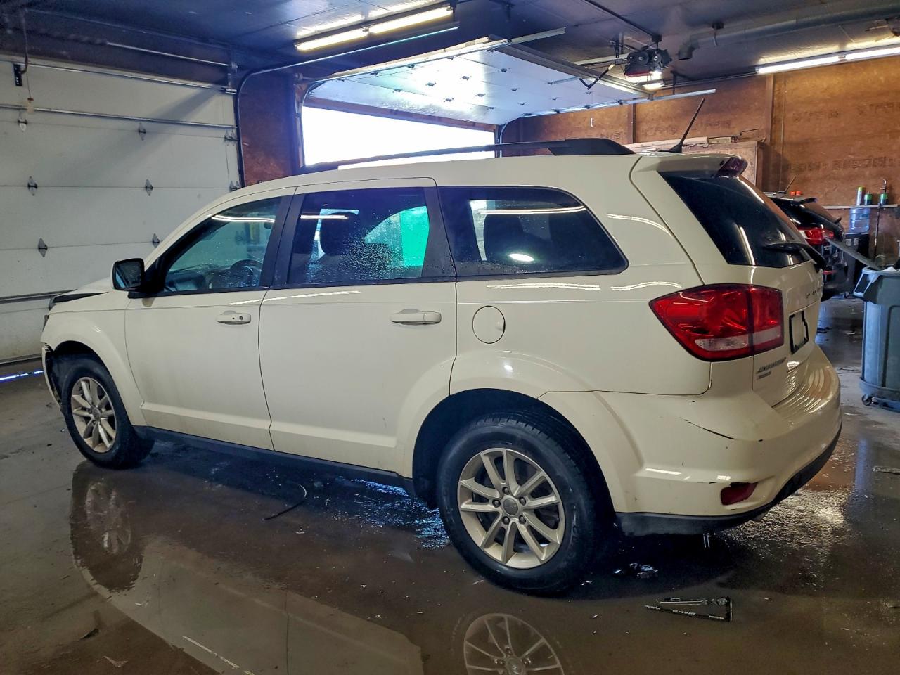 2014 DODGE JOURNEY SXT photo 2