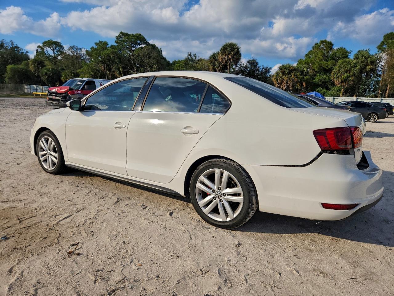 2014 VOLKSWAGEN JETTA GLI photo 2