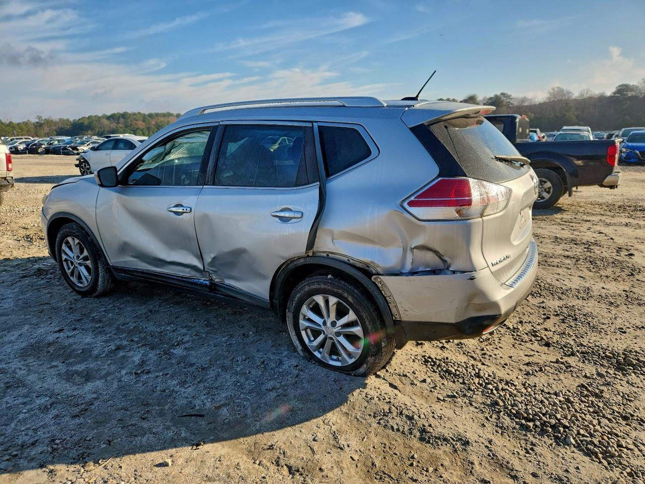 2016 NISSAN ROGUE S photo 2