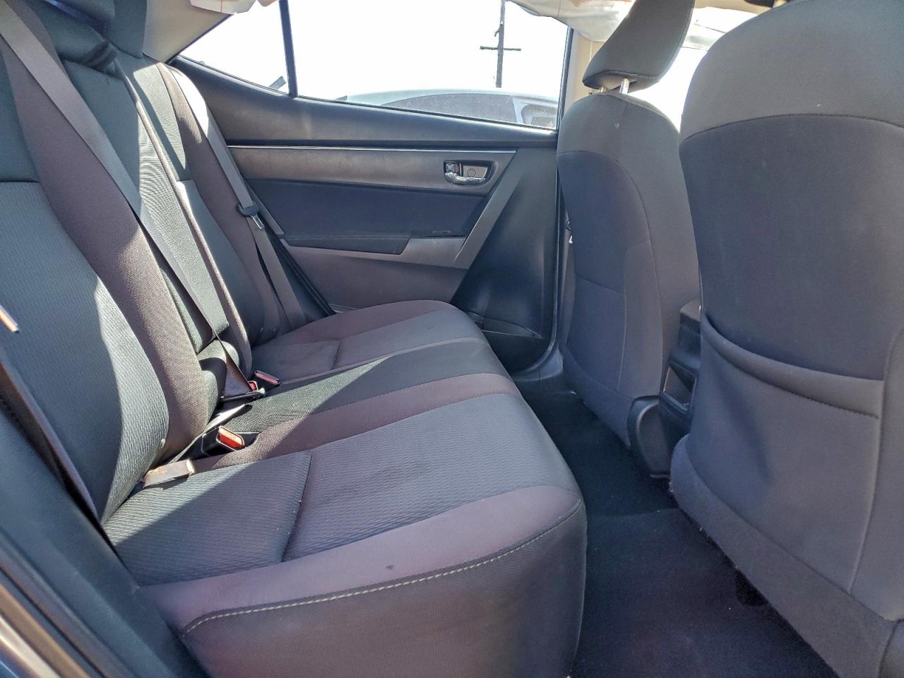 2018 TOYOTA COROLLA L photo 10