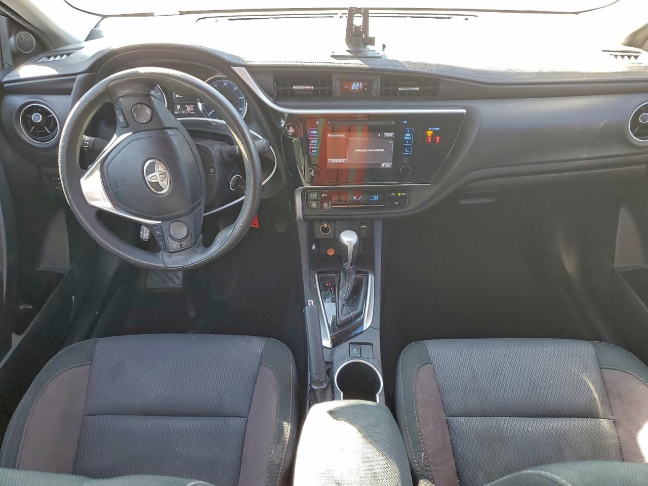 2018 TOYOTA COROLLA L photo 8