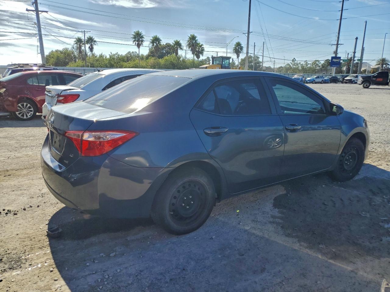 2018 TOYOTA COROLLA L photo 3