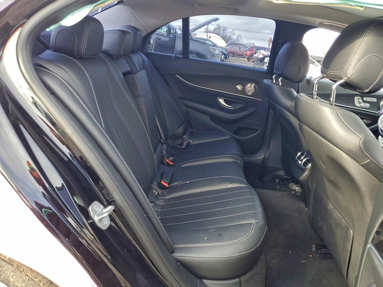 2017 MERCEDES-BENZ E 300 4MATIC photo 28