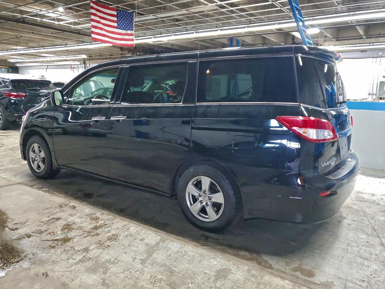 2013 NISSAN QUEST S photo 2