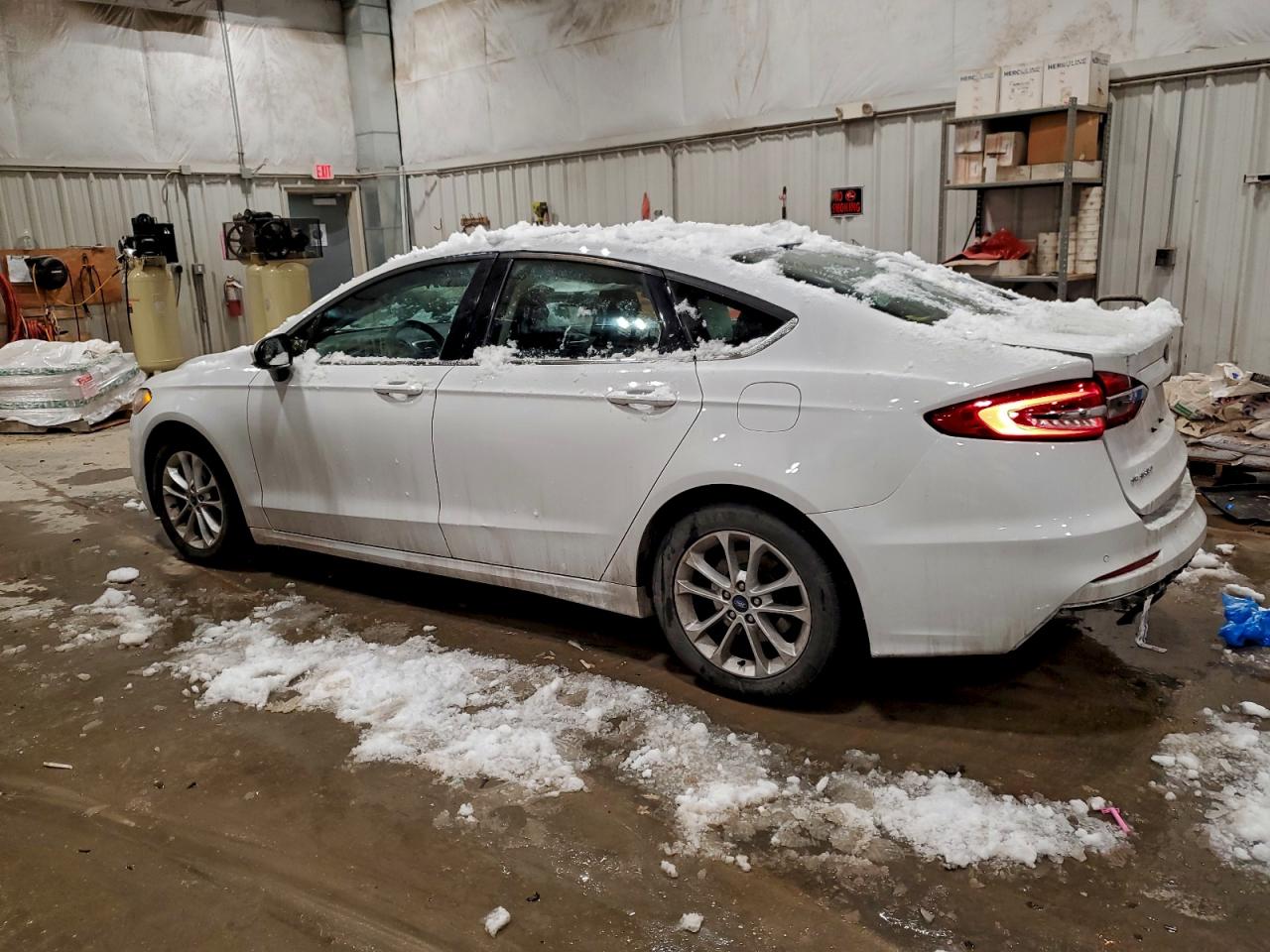 2020 FORD FUSION SE photo 2