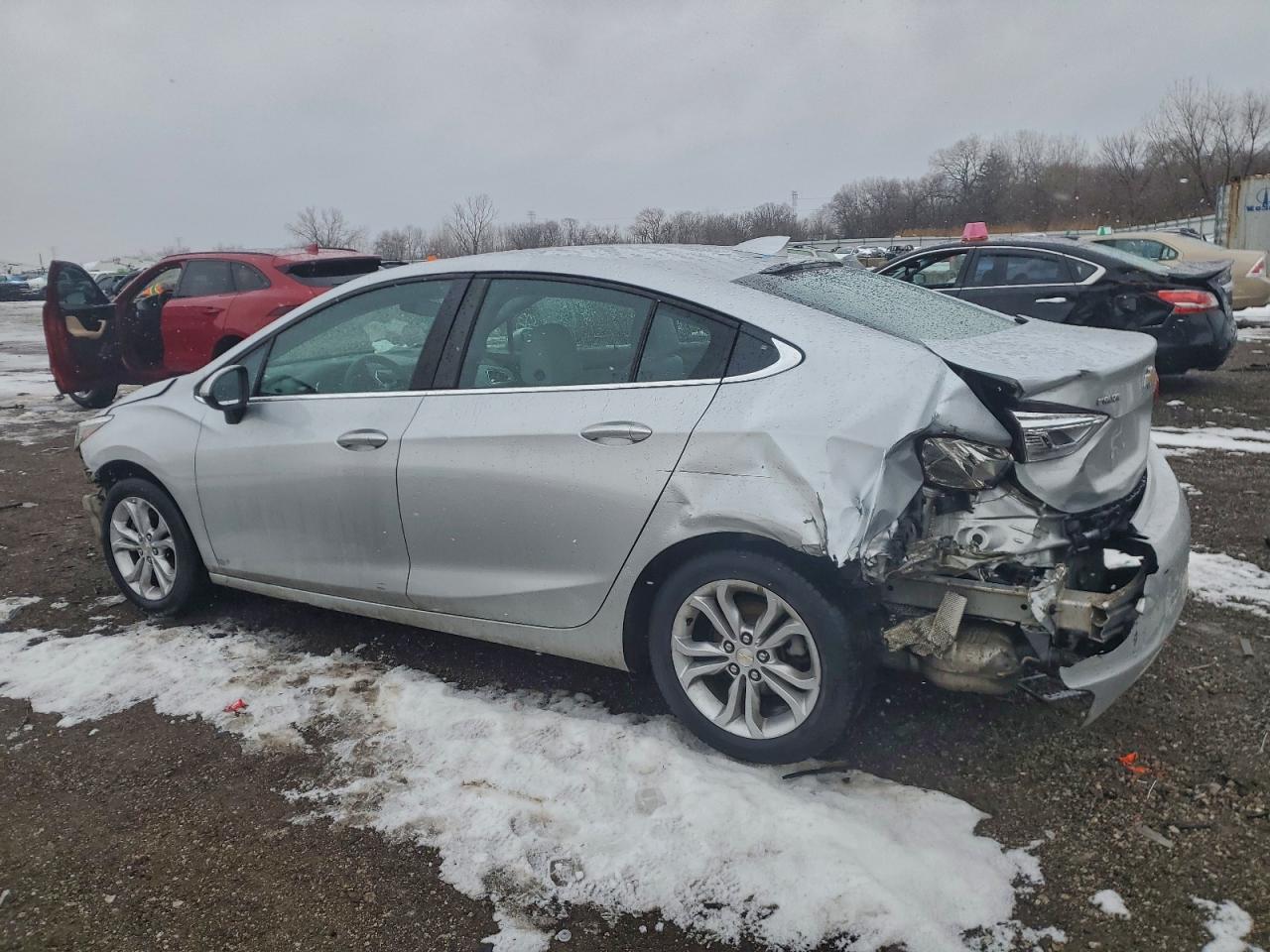 2019 CHEVROLET CRUZE LT photo 2