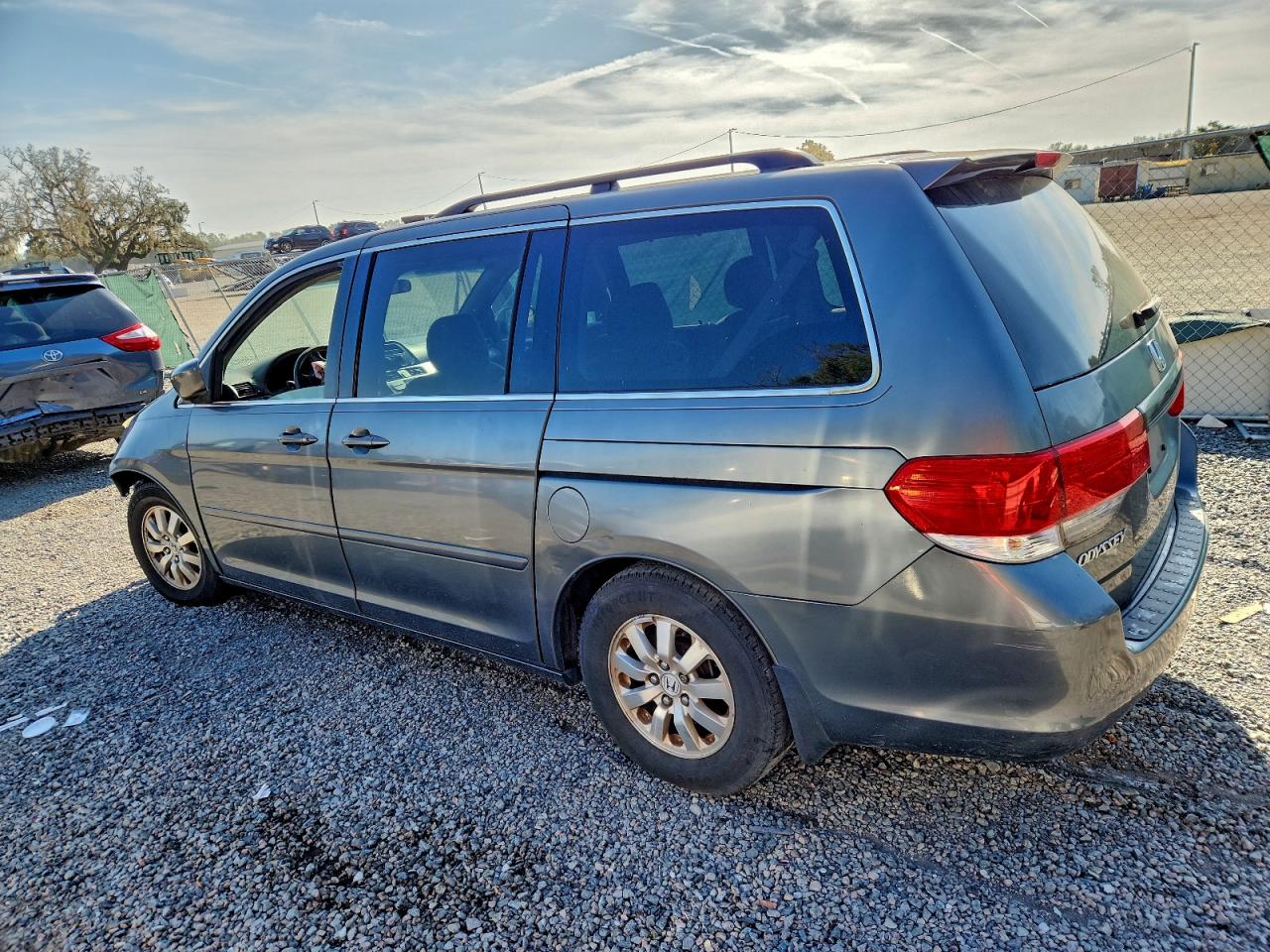 2010 HONDA ODYSSEY EX photo 2