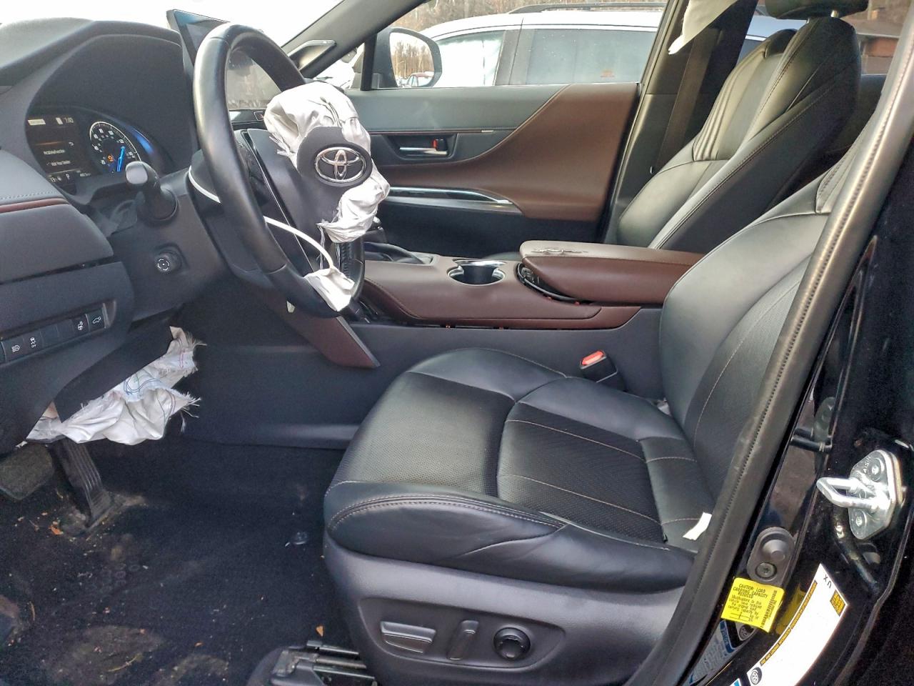 2021 TOYOTA VENZA LE photo 7