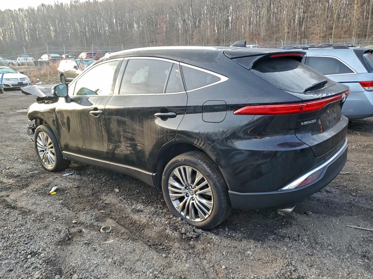 2021 TOYOTA VENZA LE photo 2