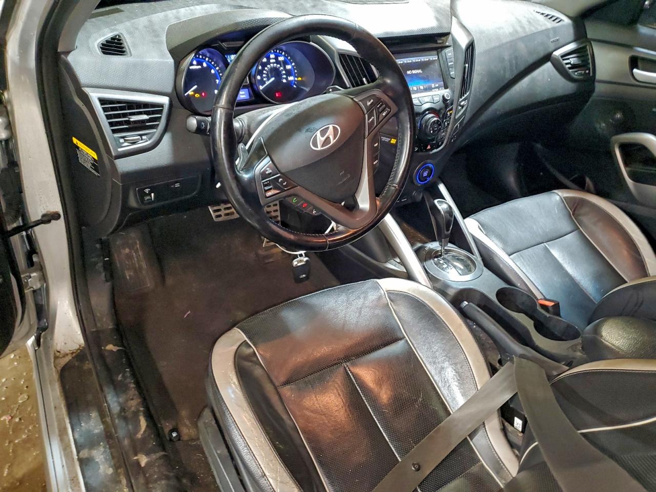 2015 HYUNDAI VELOSTER TURBO photo 22