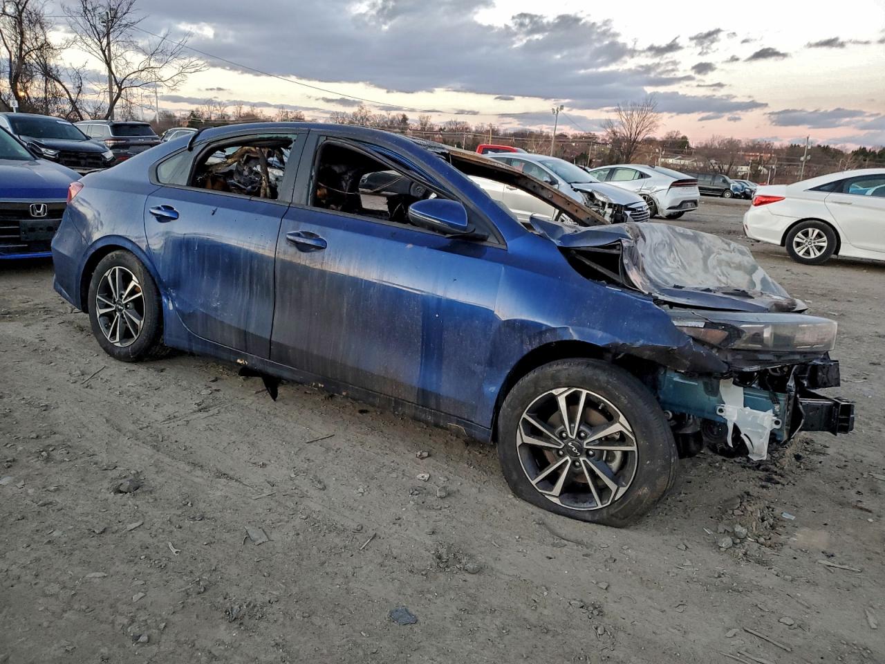 2024 KIA FORTE LX photo 4