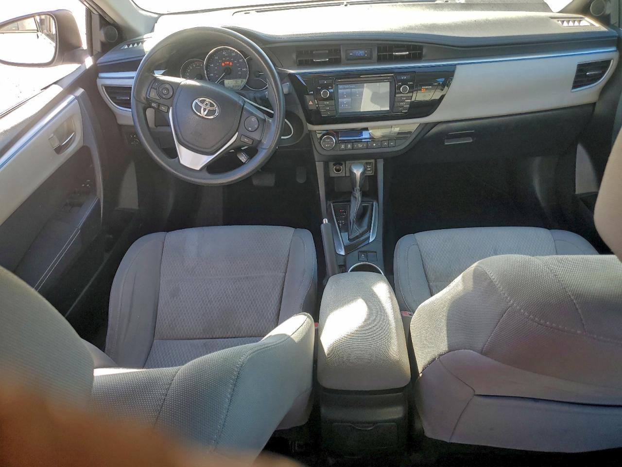 2016 TOYOTA COROLLA L photo 8