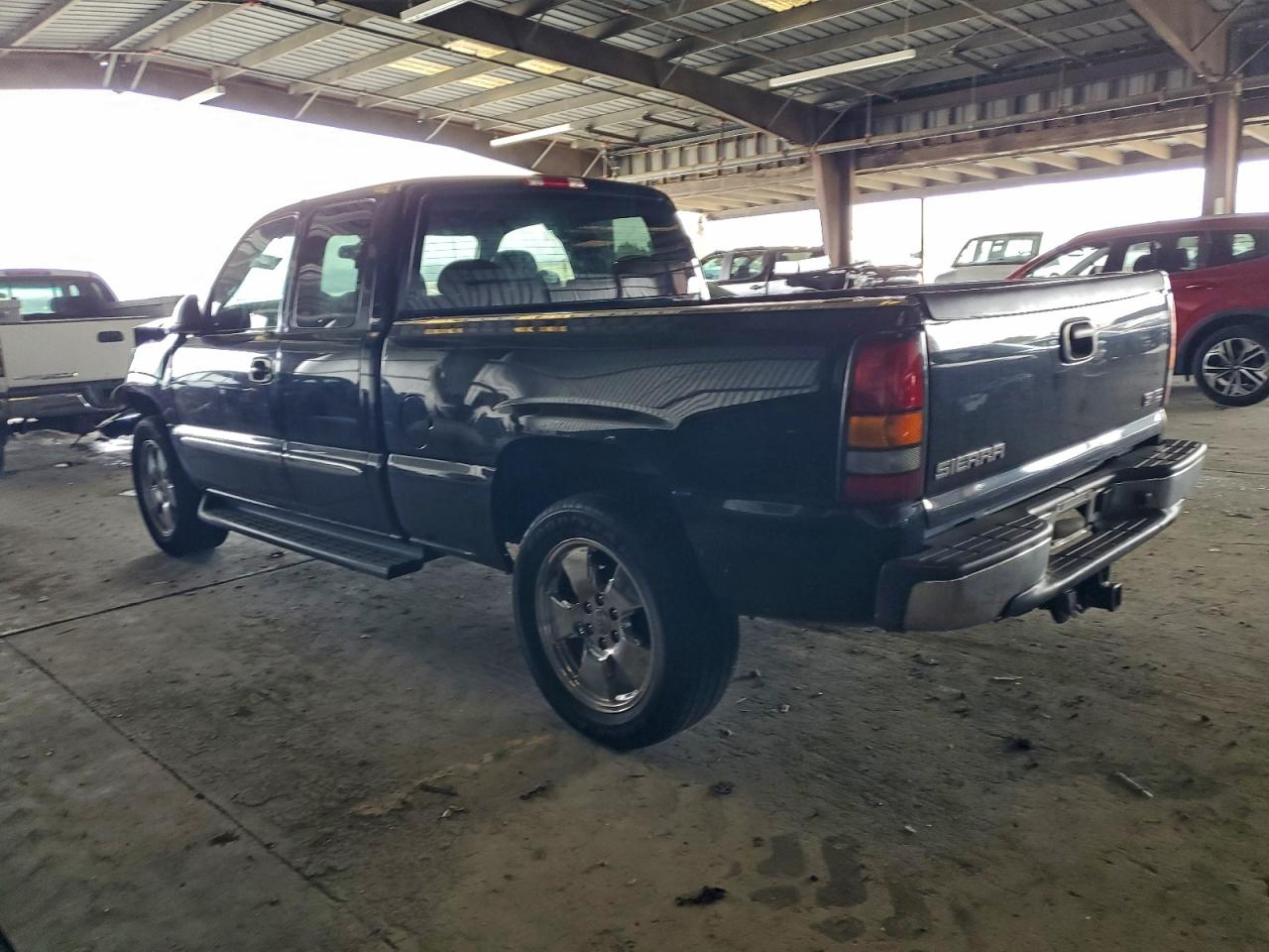 2006 GMC NEW SIERRA K1500 photo 2