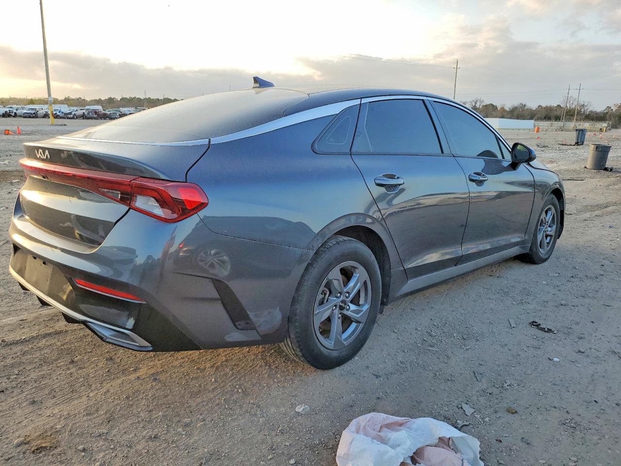 2023 KIA K5 LXS photo 3