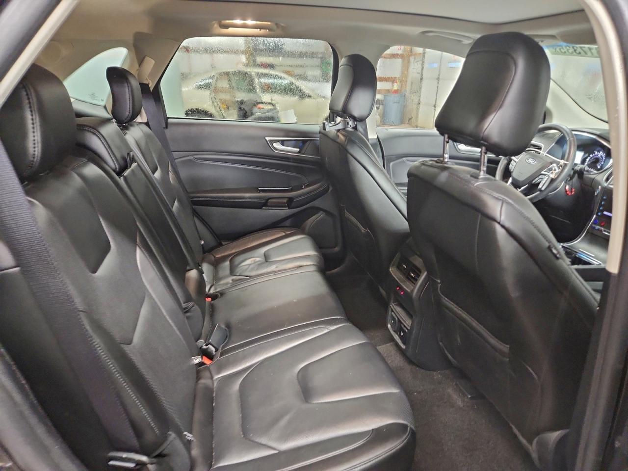 2020 FORD EDGE TITANIUM photo 31